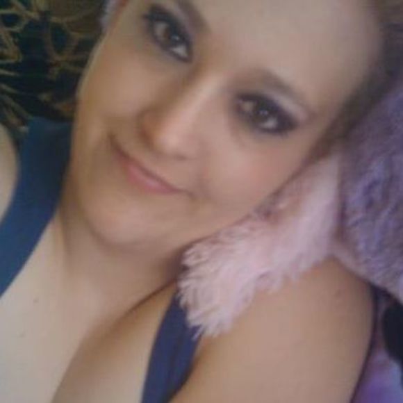 Poshmark profile picture for @mounds
